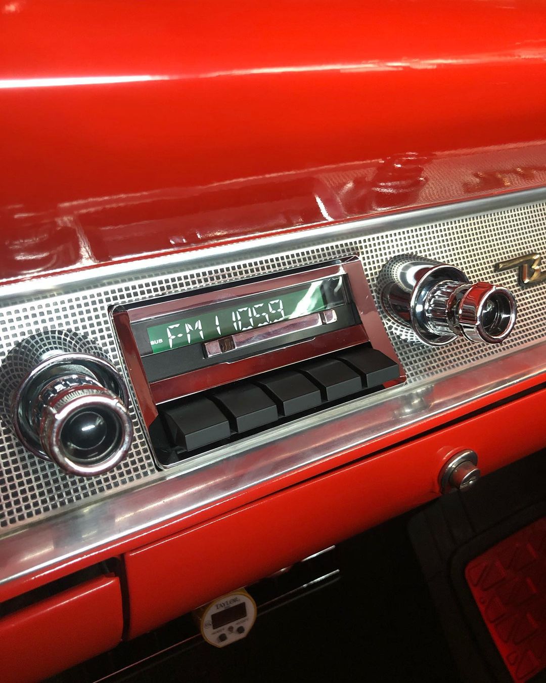 1957 Chevy Slidebar Radio with Bluetooth CAMVECH7SBR2